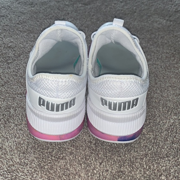 BRAND NEW Girls Size 3 Puma Athletic Sneakers - Picture 3 of 6